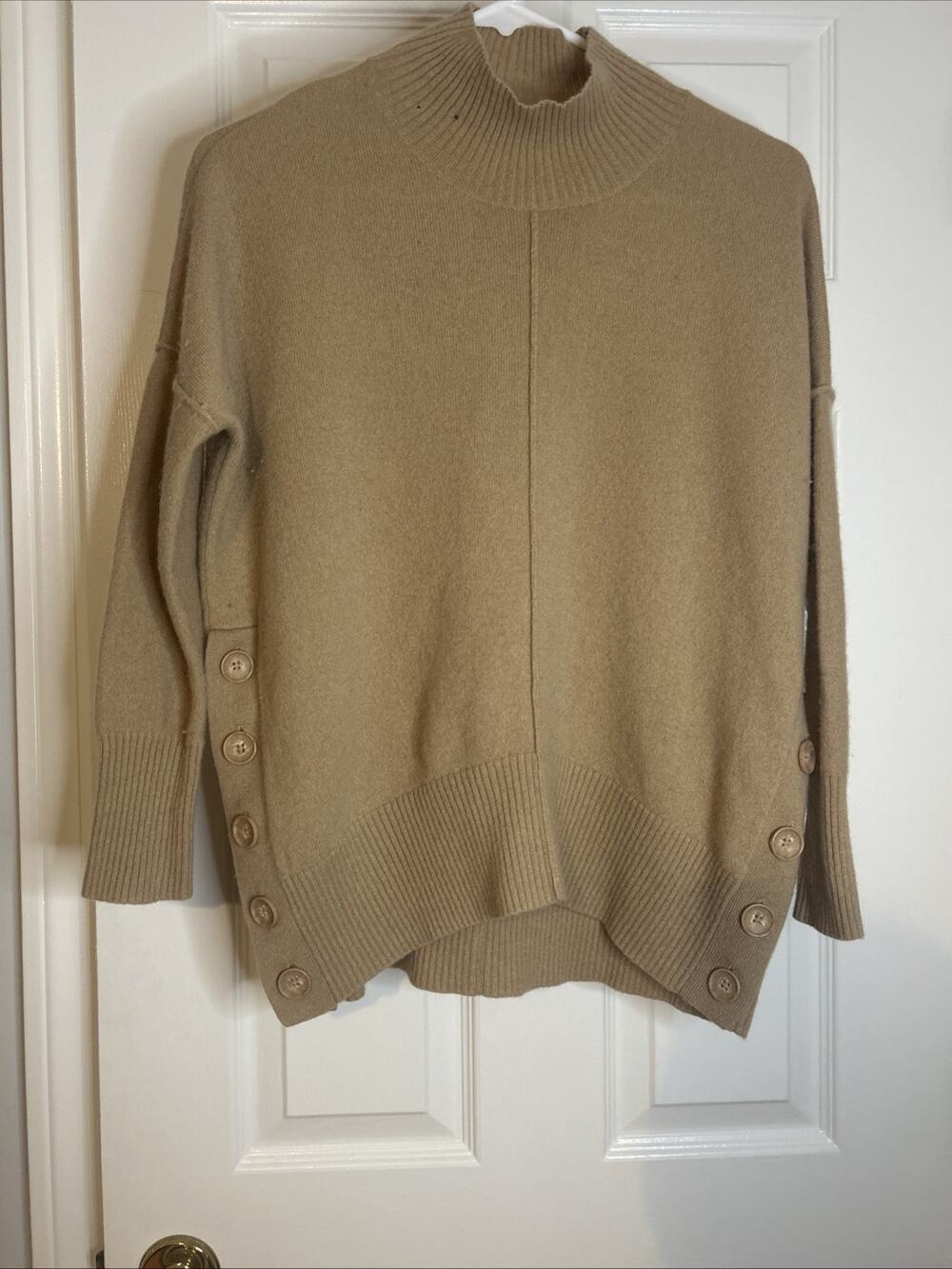 Cynthia Rowley 100% Cashmere Sweater Women’s Small Camel Mock Neck Side Button